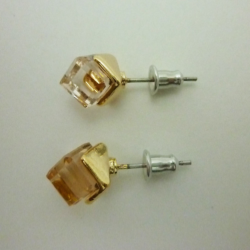 Moderne Ohrstecker Würfel Modeschmuck
