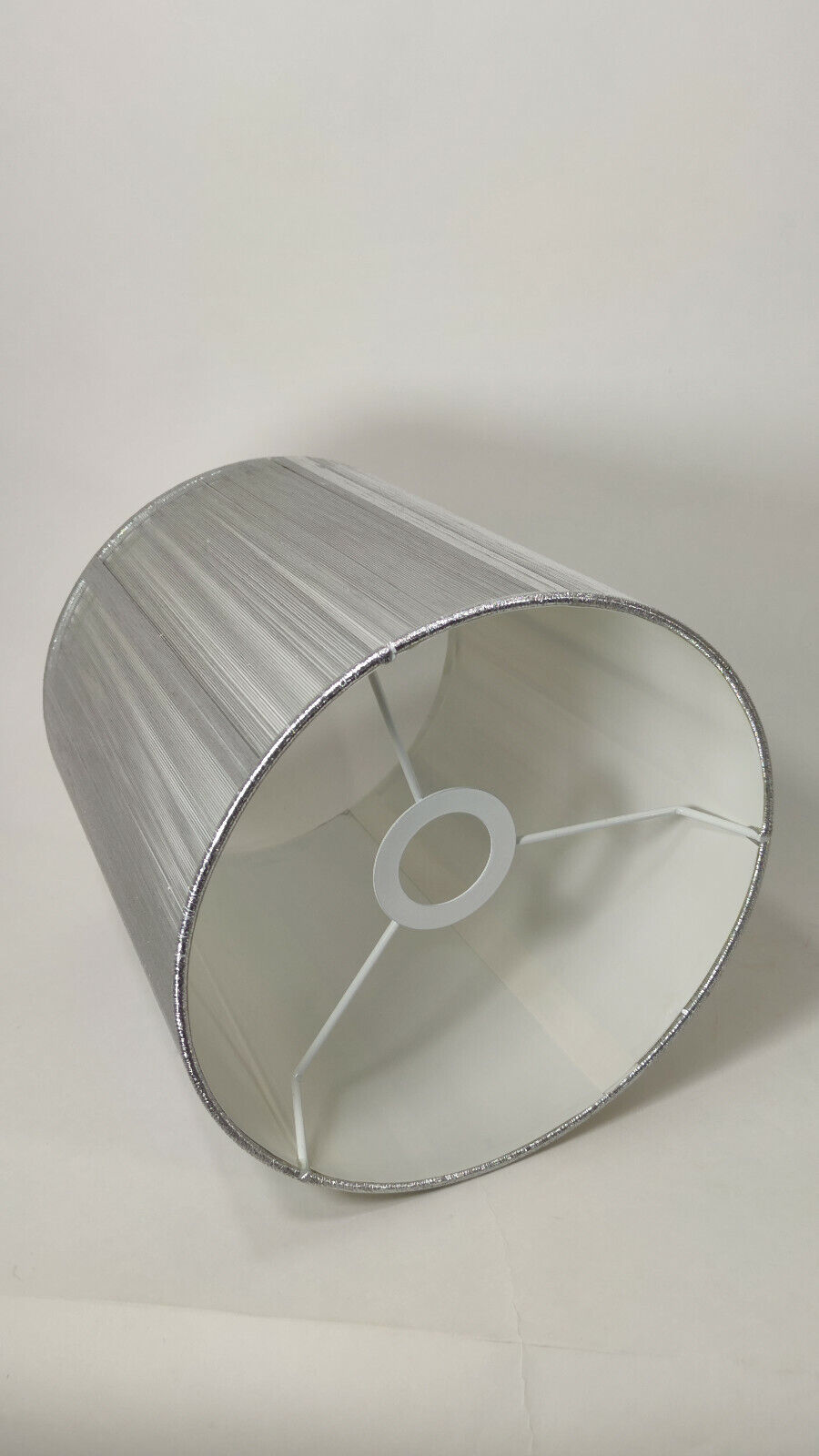 Lampenschirm aus Kunststoff und Seidenfäden Farbe Silber James