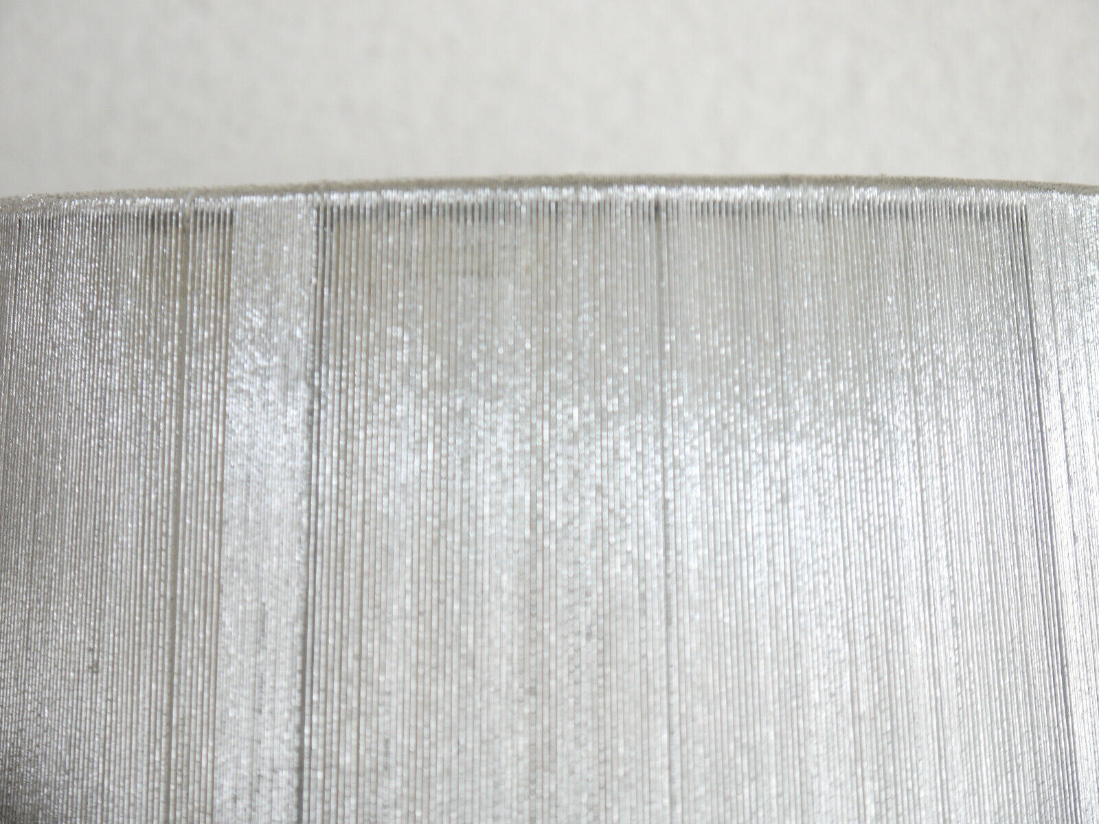 Lampenschirm aus Kunststoff und Seidenfäden Farbe Silber James