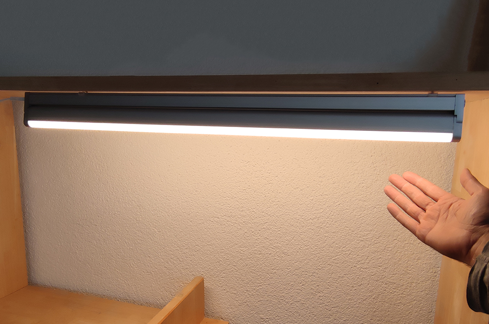 Schwenkbare LED-Küchen-Unterbauleuchte, 80cm, 18Watt, mit Sensor, Auf-/Unterbau-Wandleuchte 