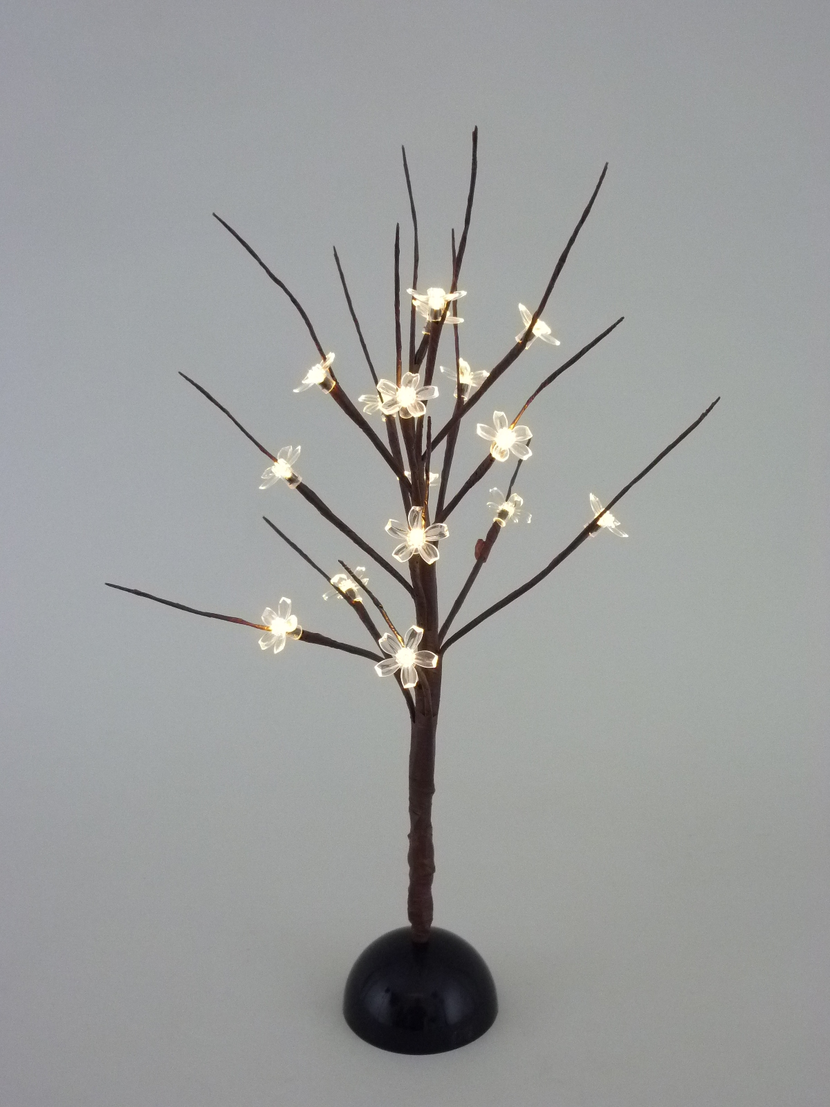 LED Baum mit Blüten  16 flg. Batterie wweiß
