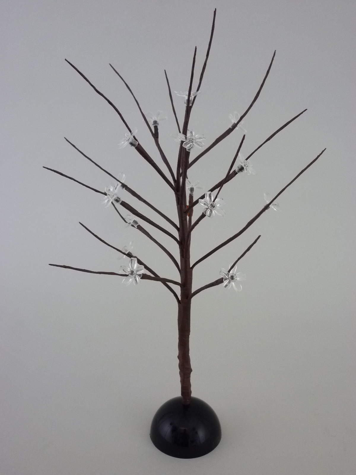 LED Baum mit Blüten  16 flg. Batterie wweiß